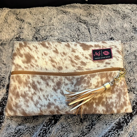 Makeup Junkie Cosmetic Bag - Picture 1 of 4